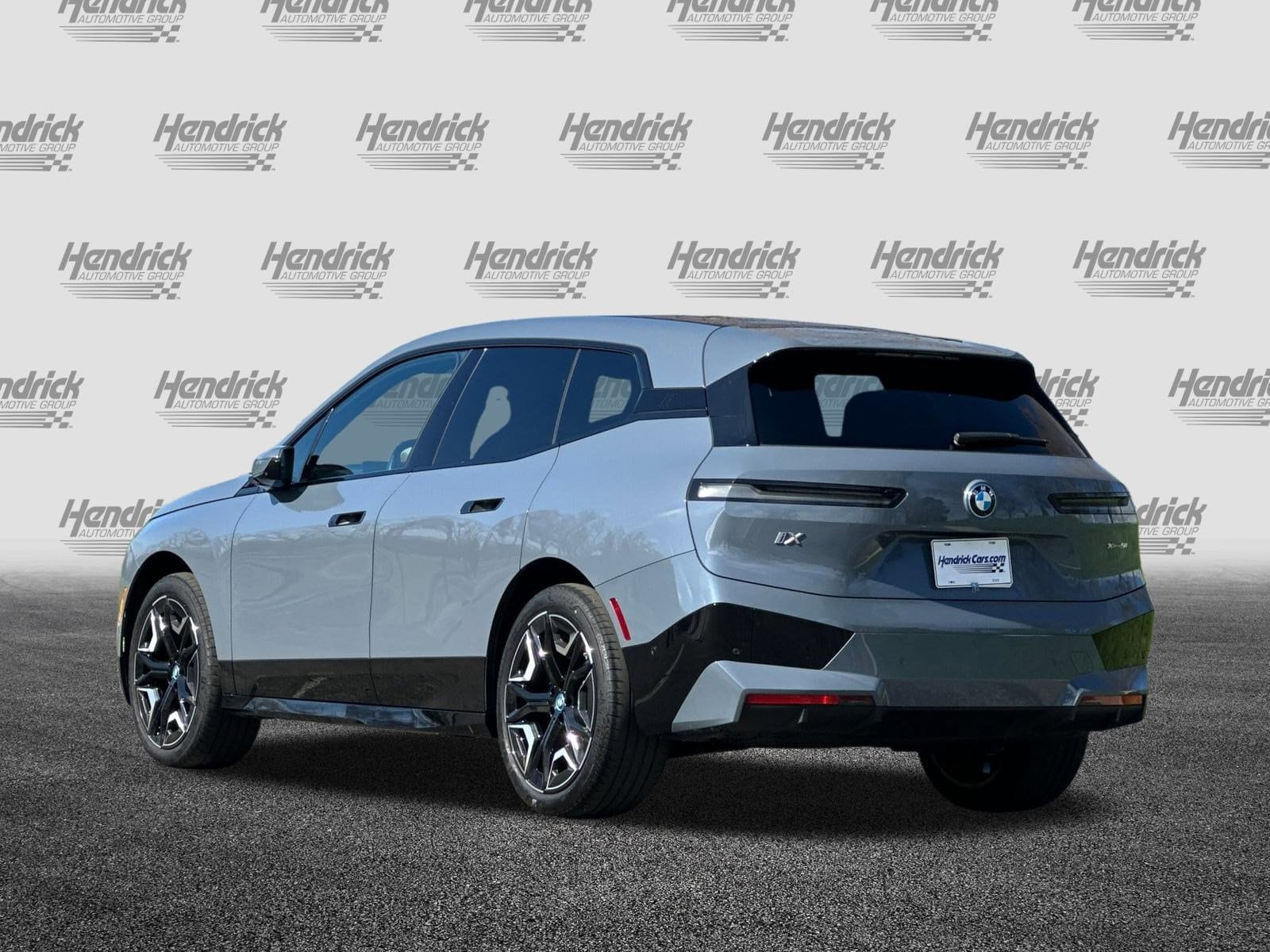 2025 BMW iX xDrive50 photo 6