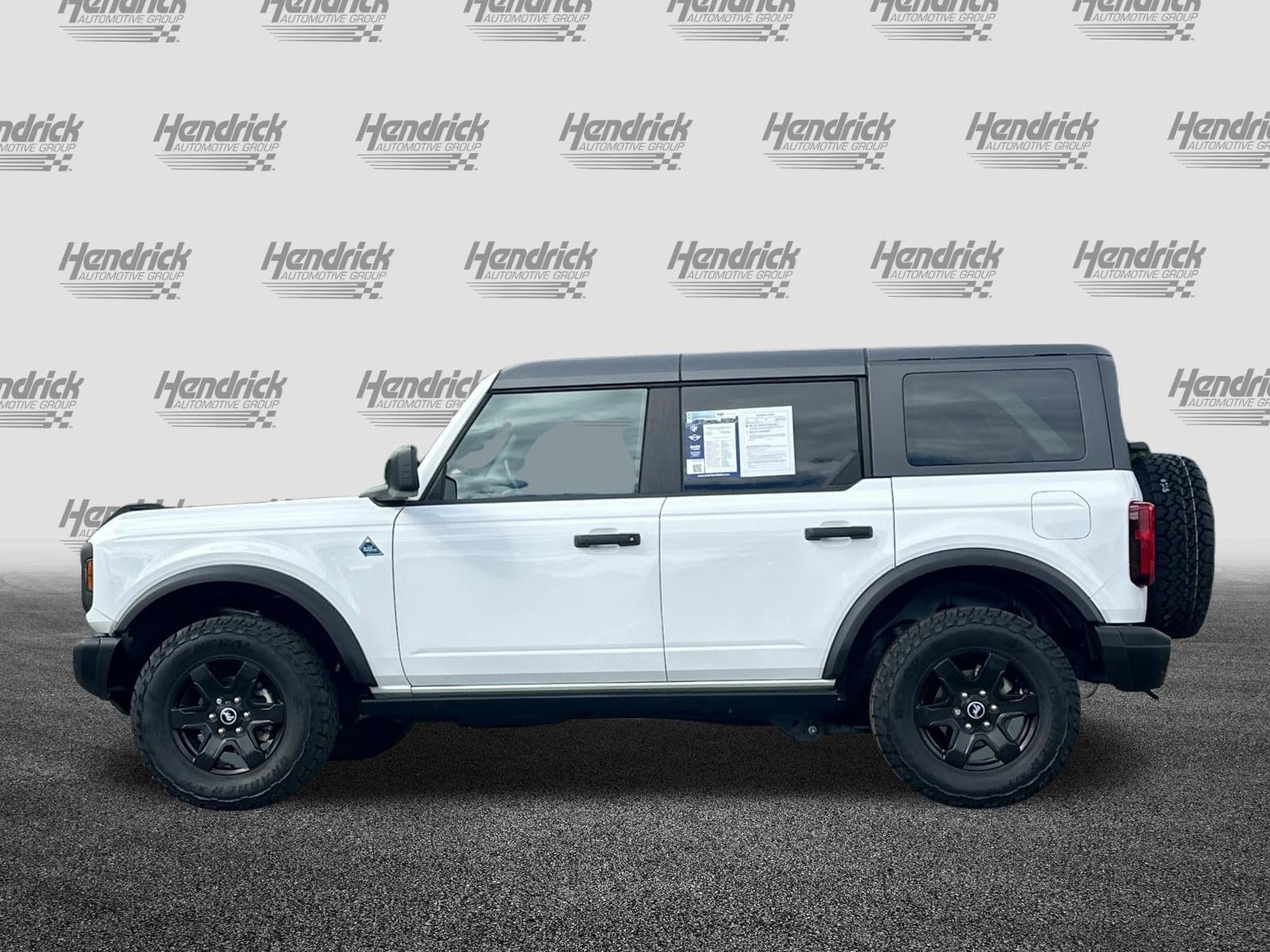 2024 Ford Bronco Black Diamond photo 3