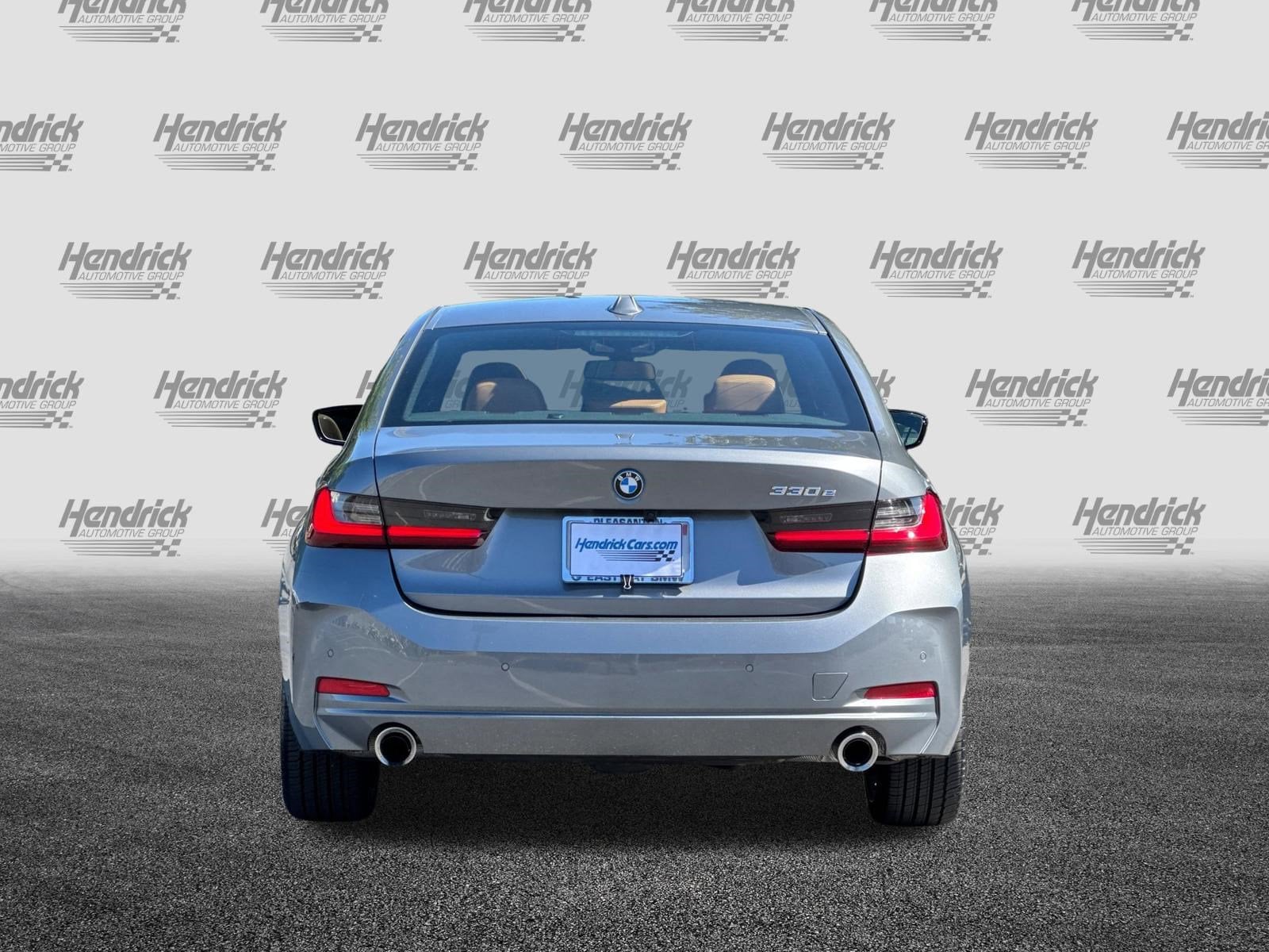 2024 BMW 3 Series 330e photo 5