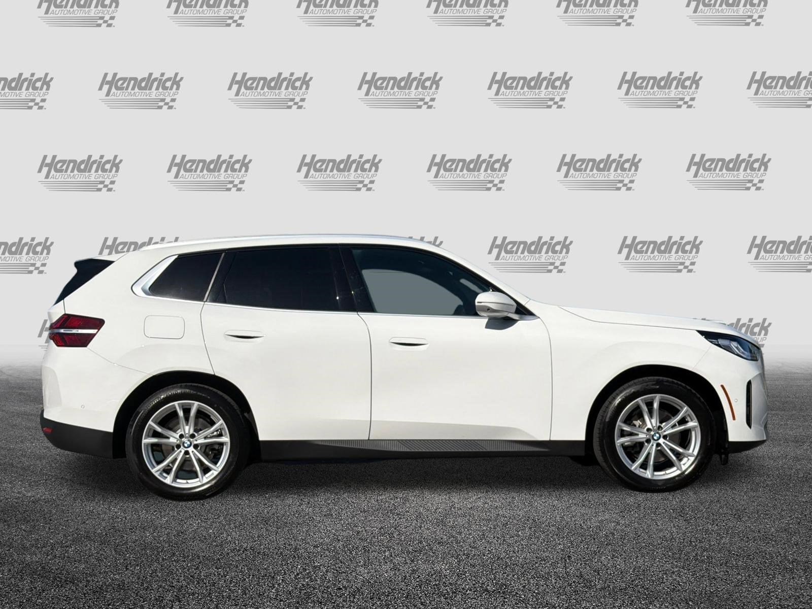 2025 BMW X3 30 xDrive photo 2