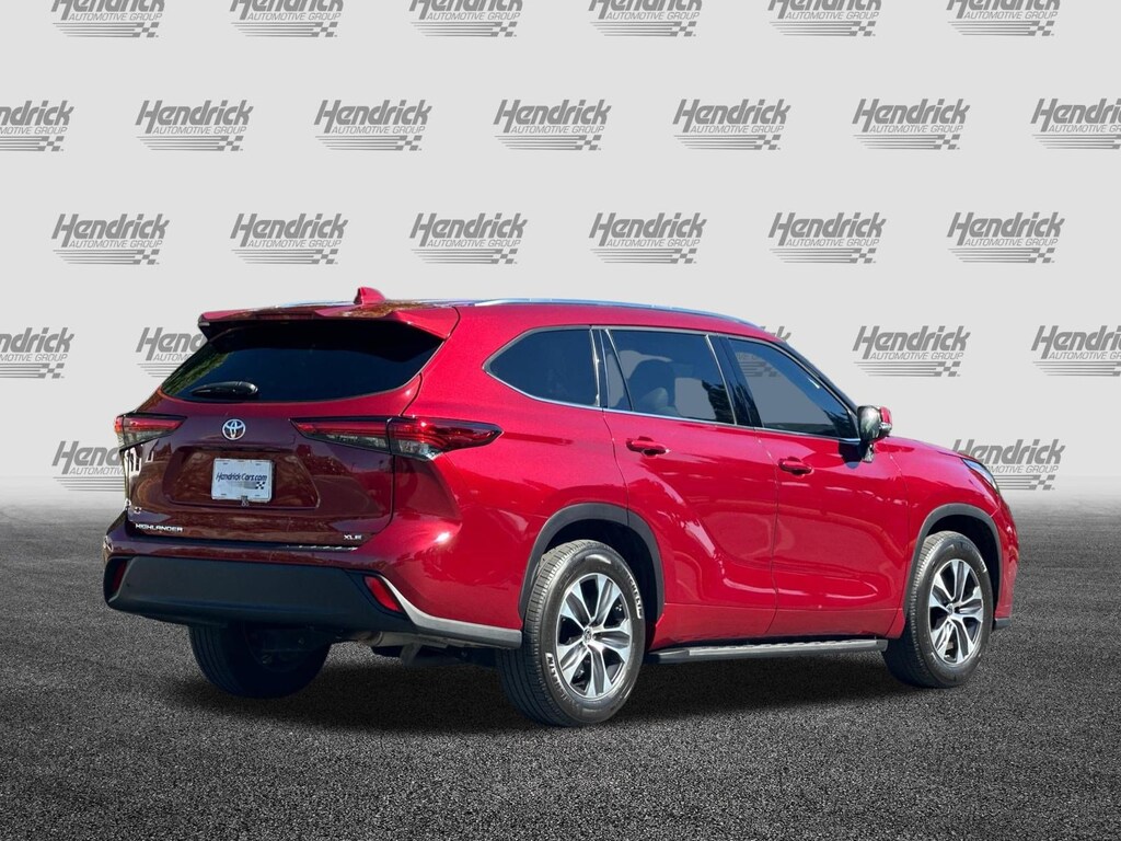 Used 2021 Toyota Highlander XLE SUV