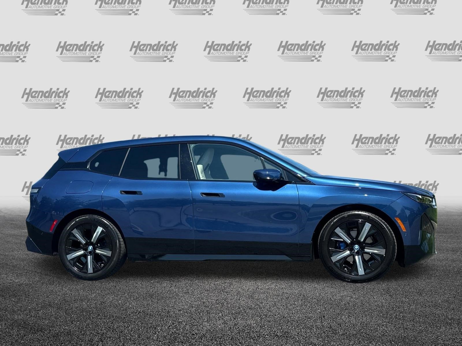 2023 BMW iX xDrive50 photo 2