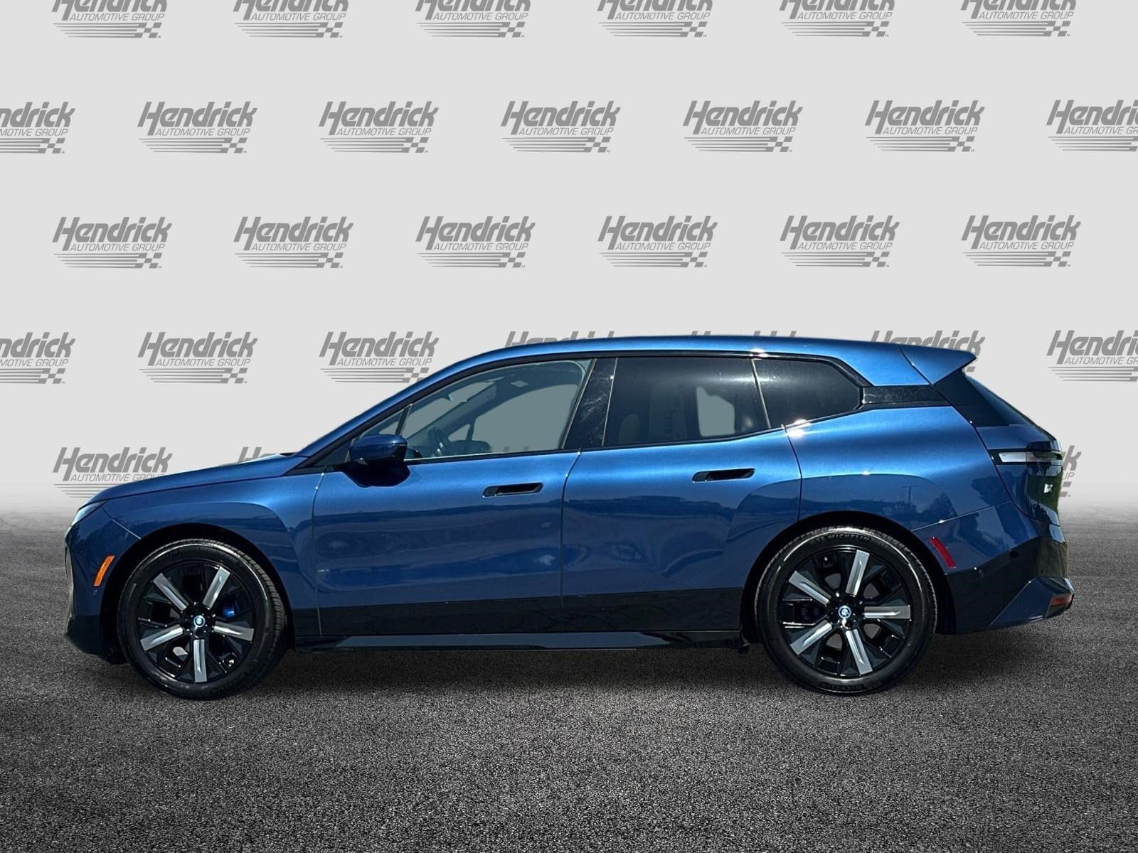 2023 BMW iX xDrive50 photo 3