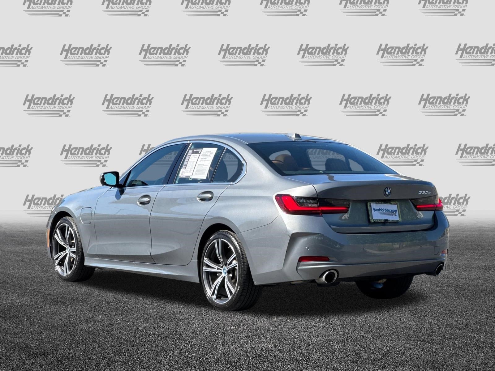 2024 BMW 3 Series 330e photo 6