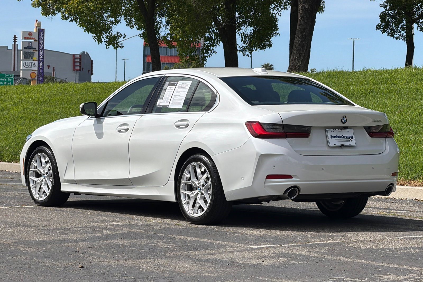 2025 BMW 3 Series 330i photo 6