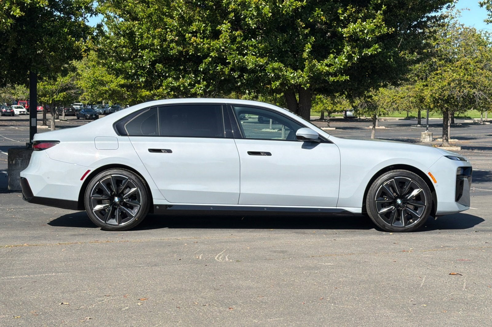 2024 BMW 740i 740i photo 2