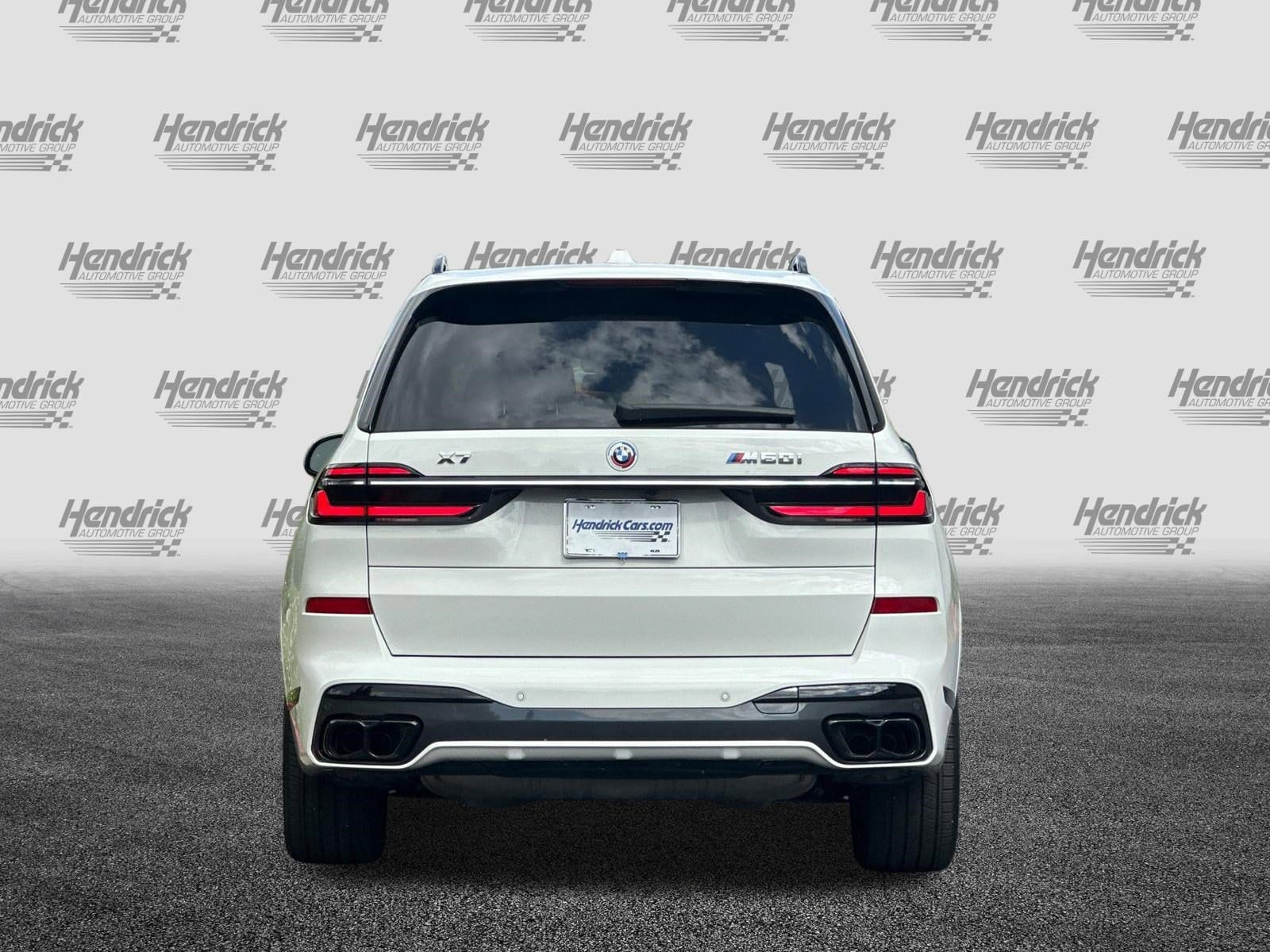 2023 BMW X7 M60i photo 5