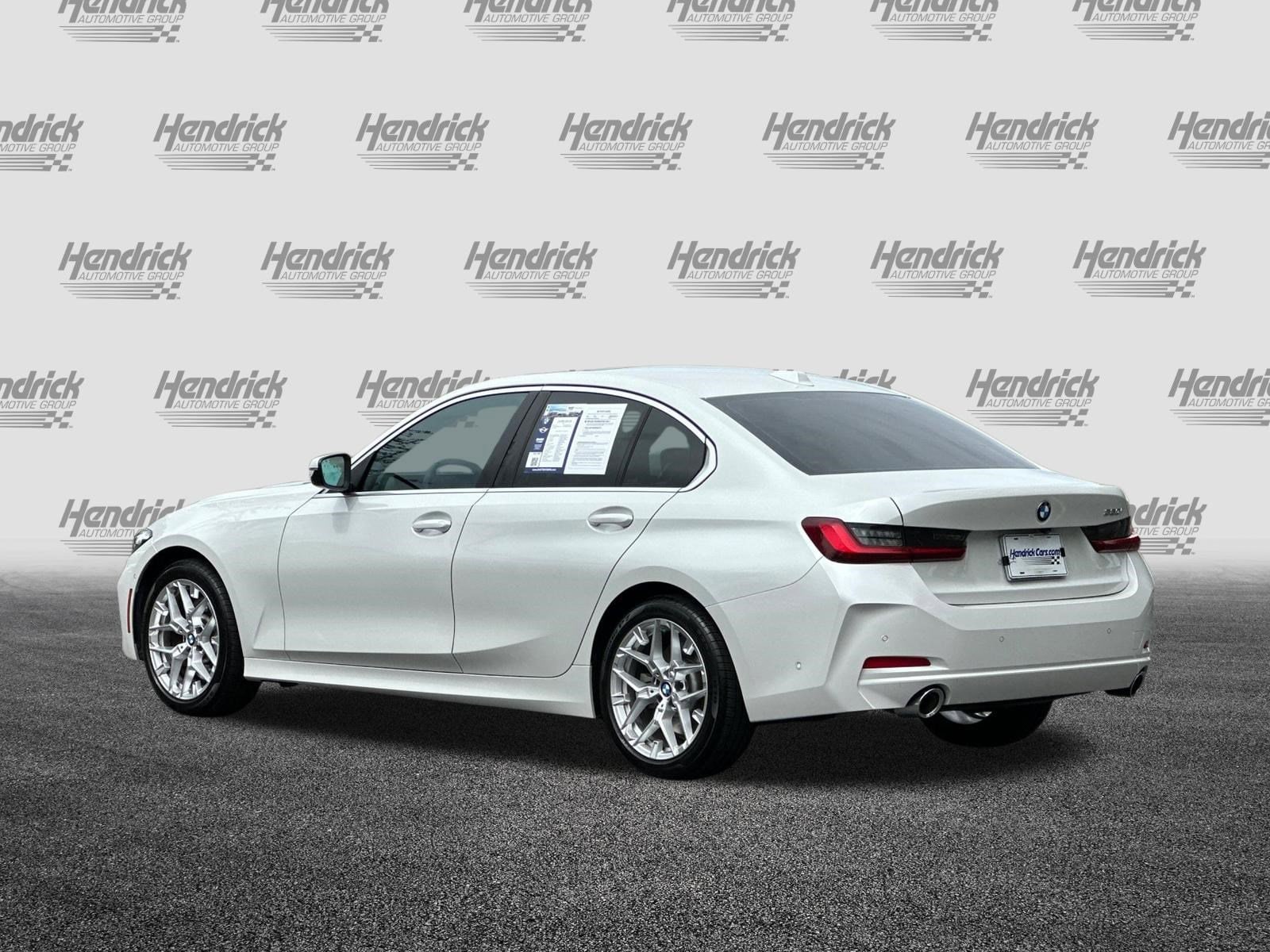 2025 BMW 3 Series 330i photo 6