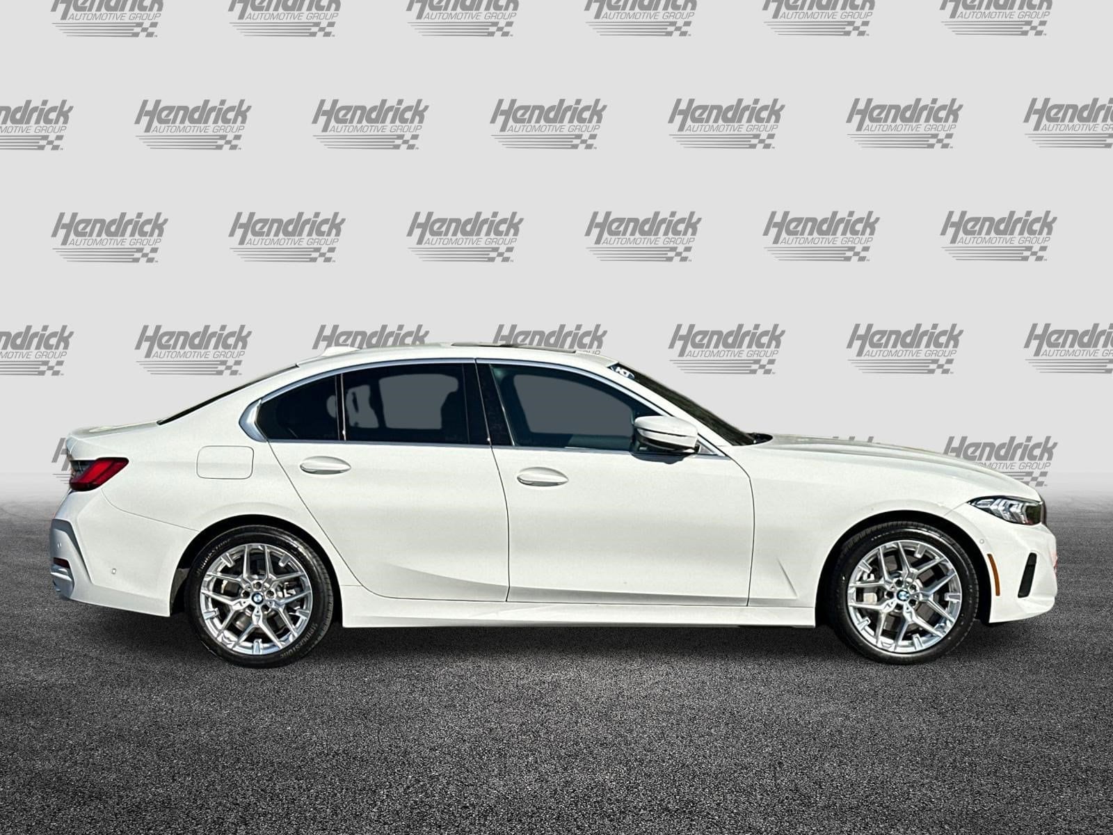 2025 BMW 3 Series 330i photo 2