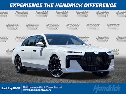 2025 BMW 7 Series 740i Sedan