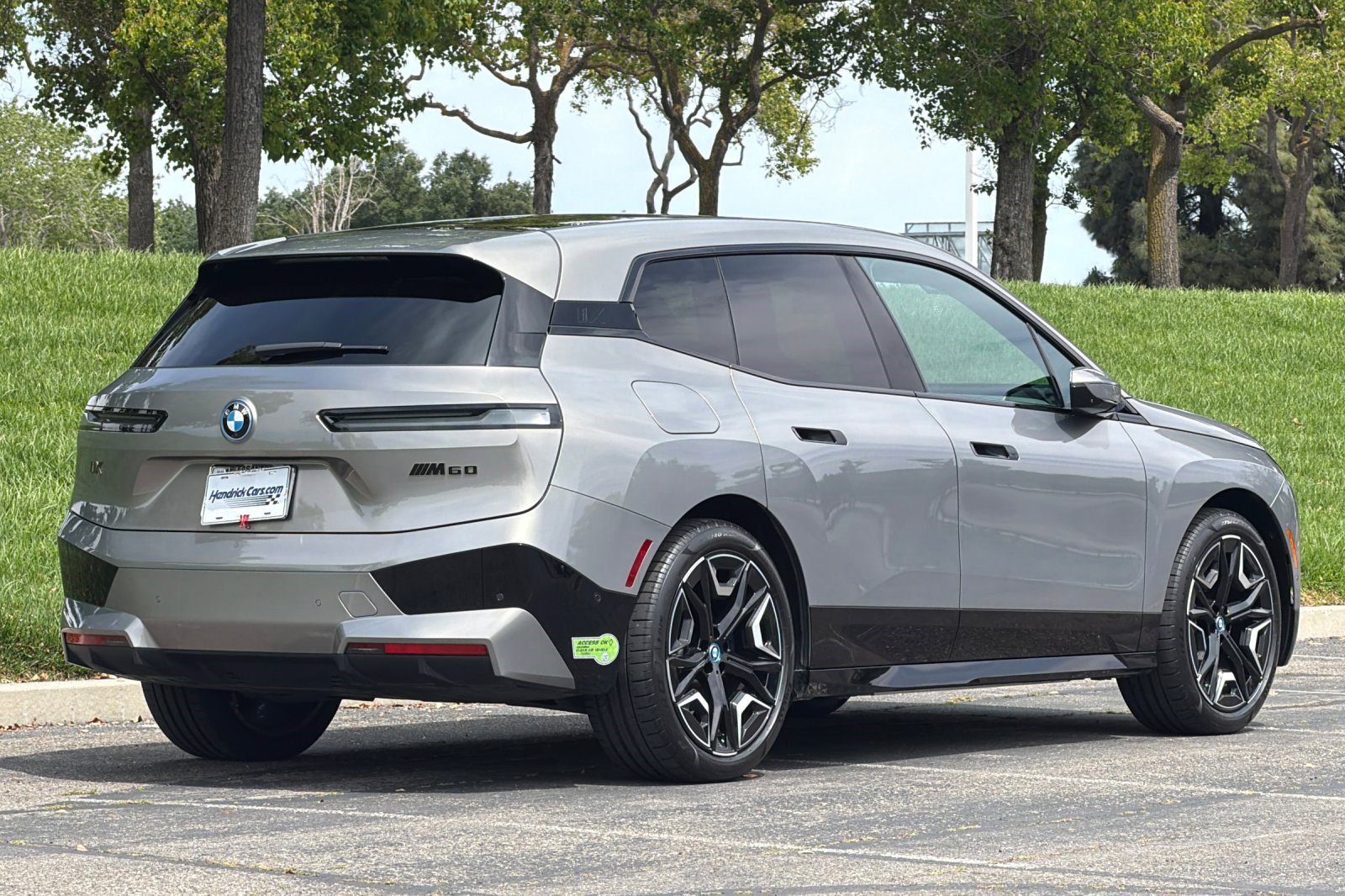 2024 BMW iX M60 photo 4