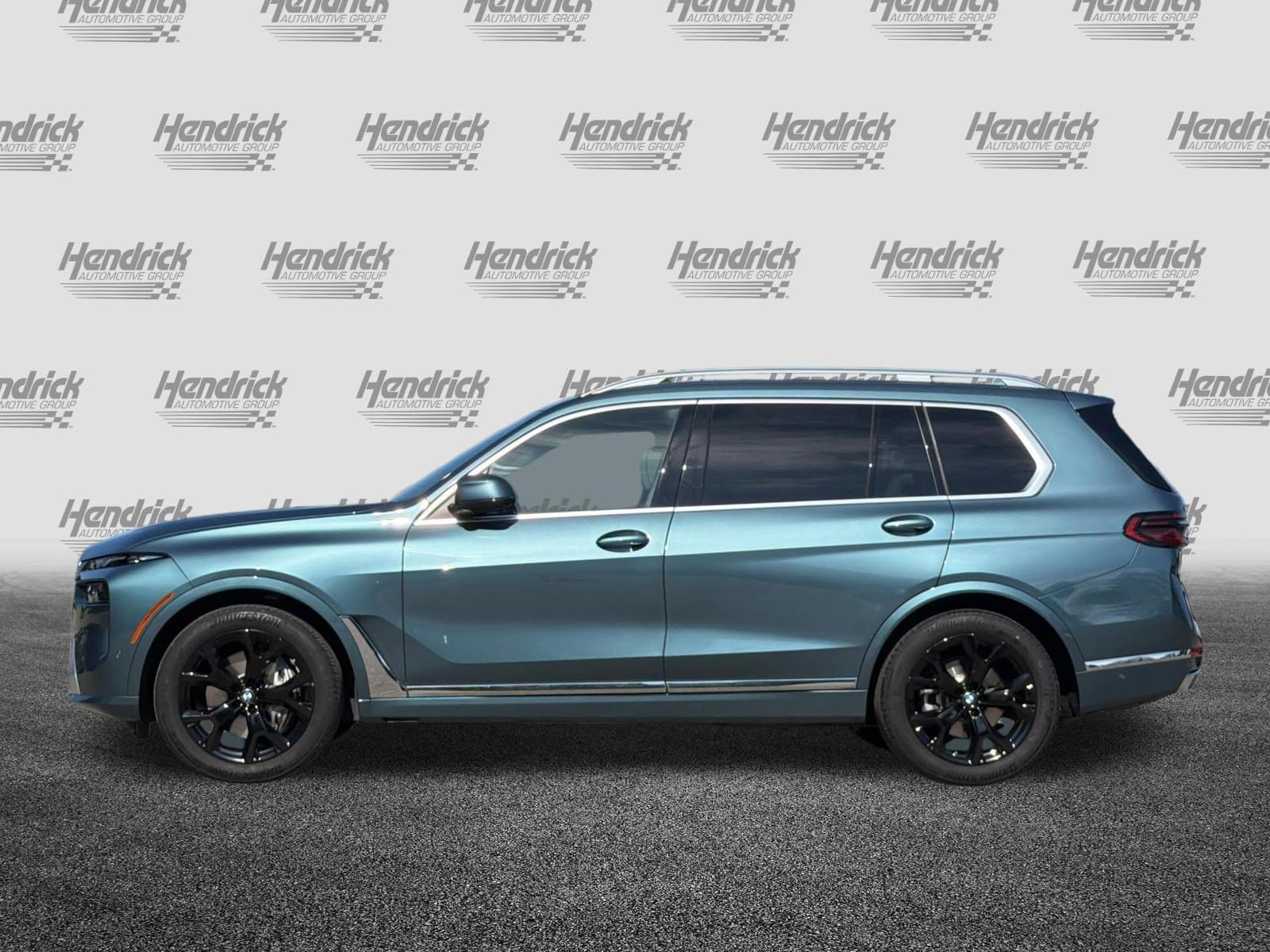 2025 BMW X7 xDrive40i photo 3