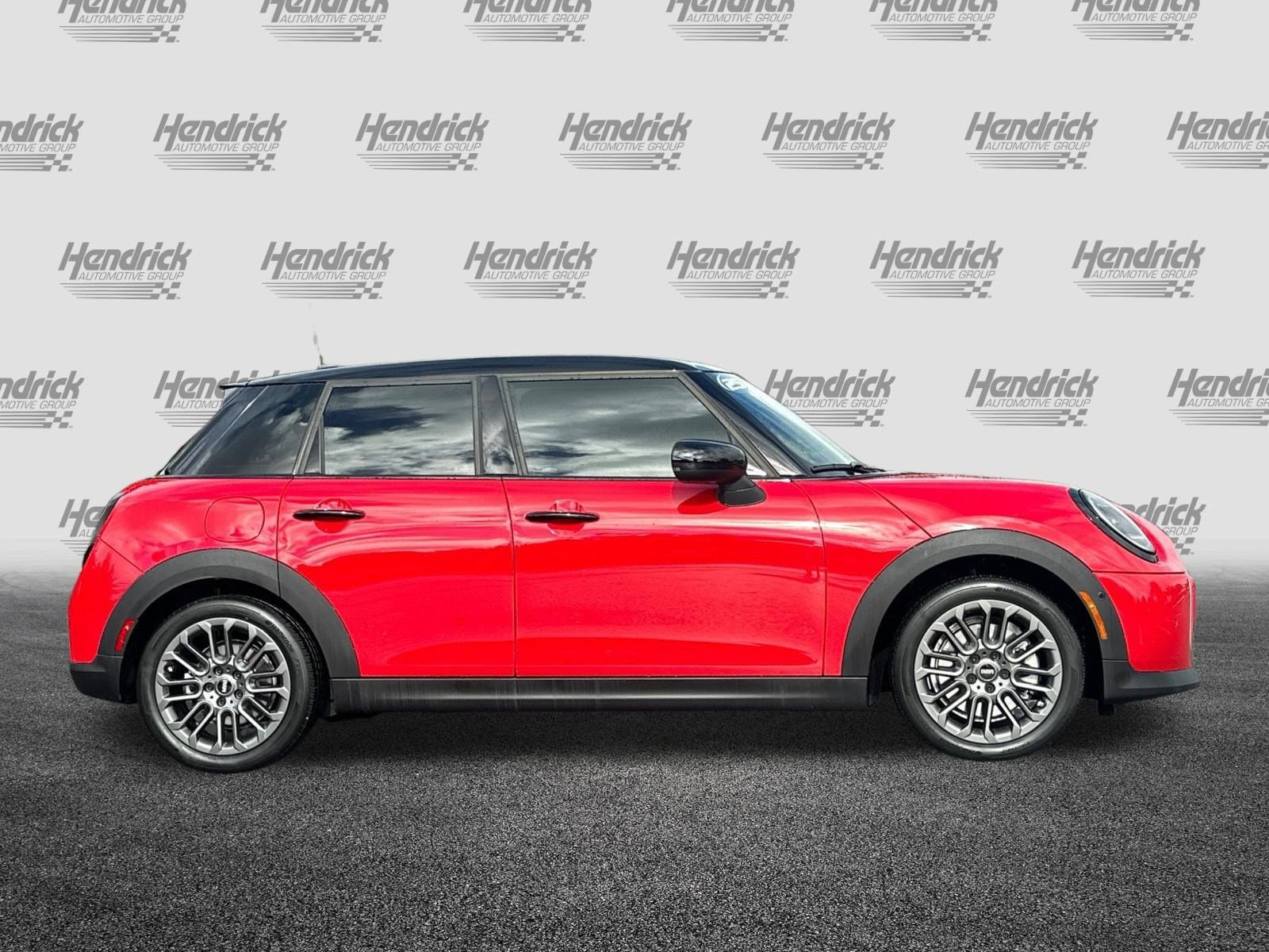 2025 MINI Hardtop 4 Door Cooper S photo 2