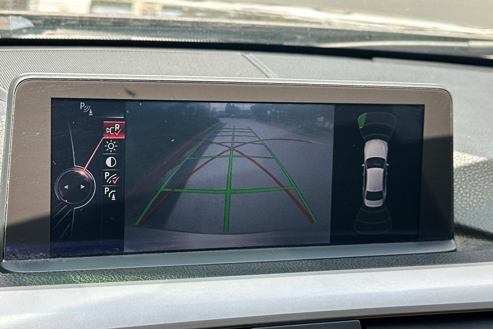 2014 BMW 3 Series 320i photo 3