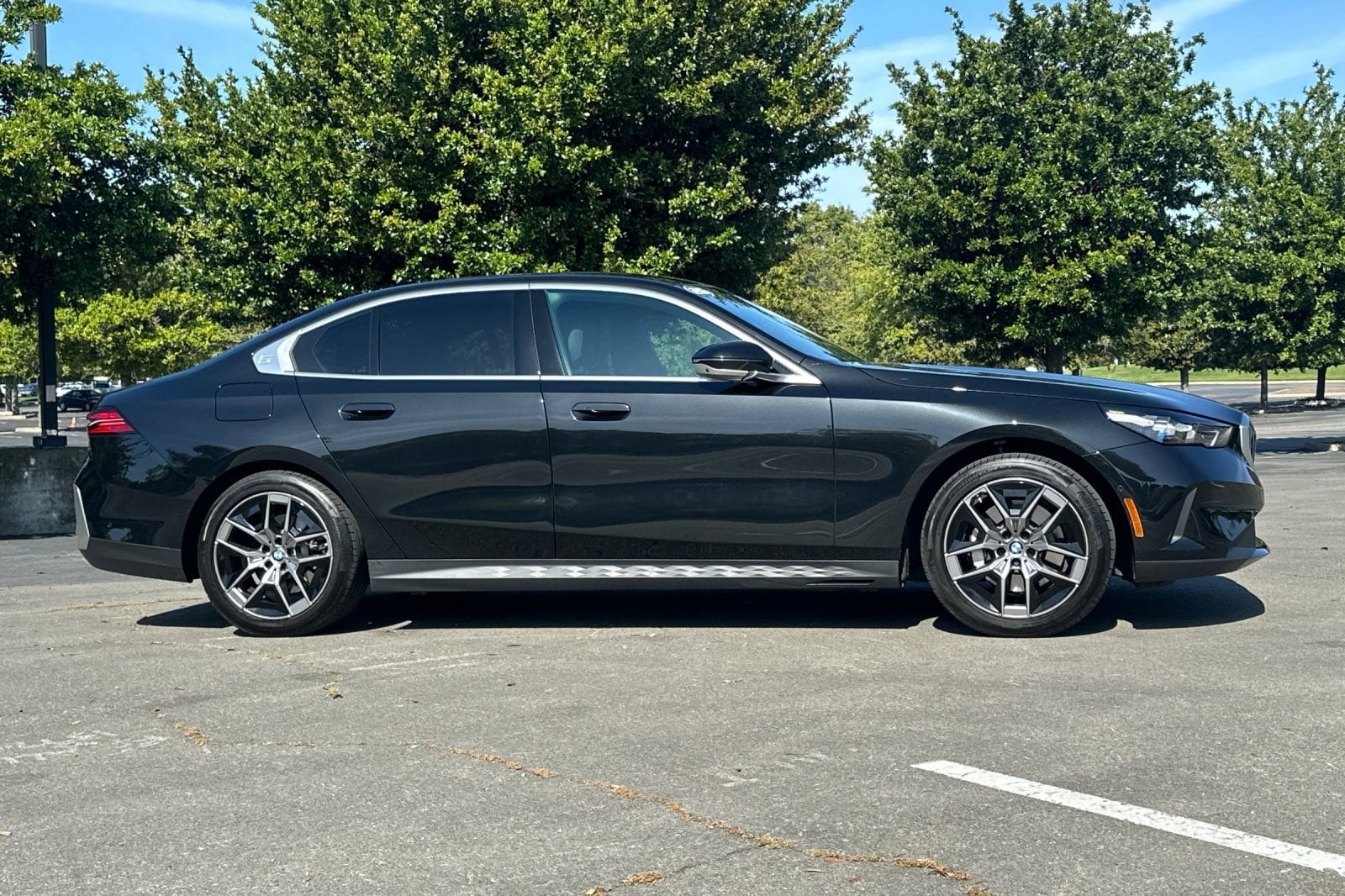 2026 BMW 530i 530i photo 2