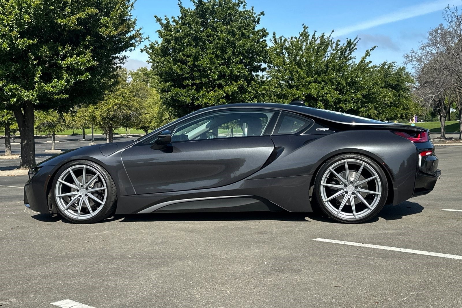 2019 BMW i8 photo 3