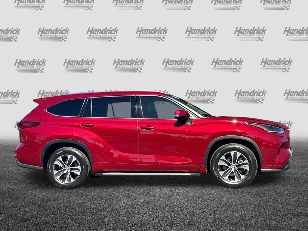 Used 2021 Toyota Highlander XLE SUV