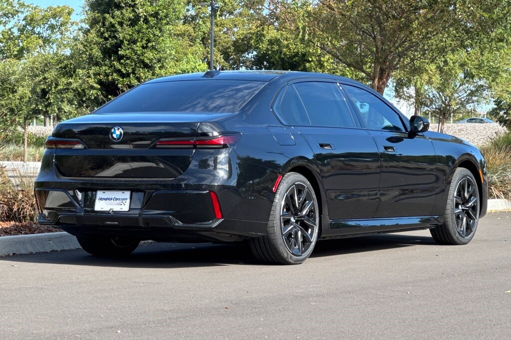 Used 2024 BMW i7 xDrive60 Sedan
