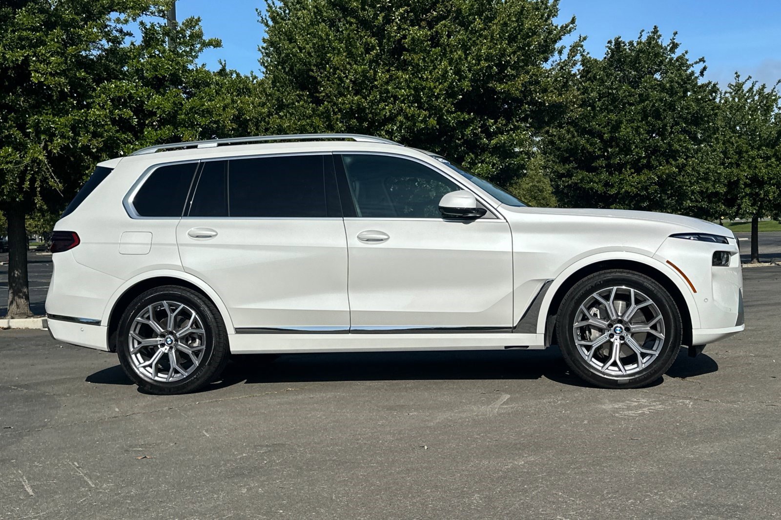 2026 BMW X7 xDrive40i photo 2