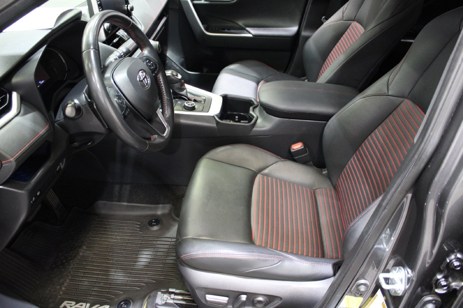 2022 Toyota RAV4 XSE - Photo 21