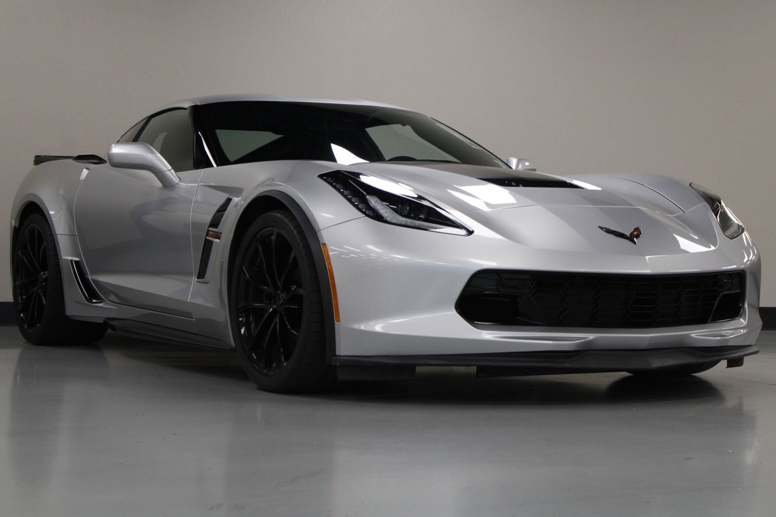 2019 Chevrolet Corvette Grand Sport 2LT photo 3