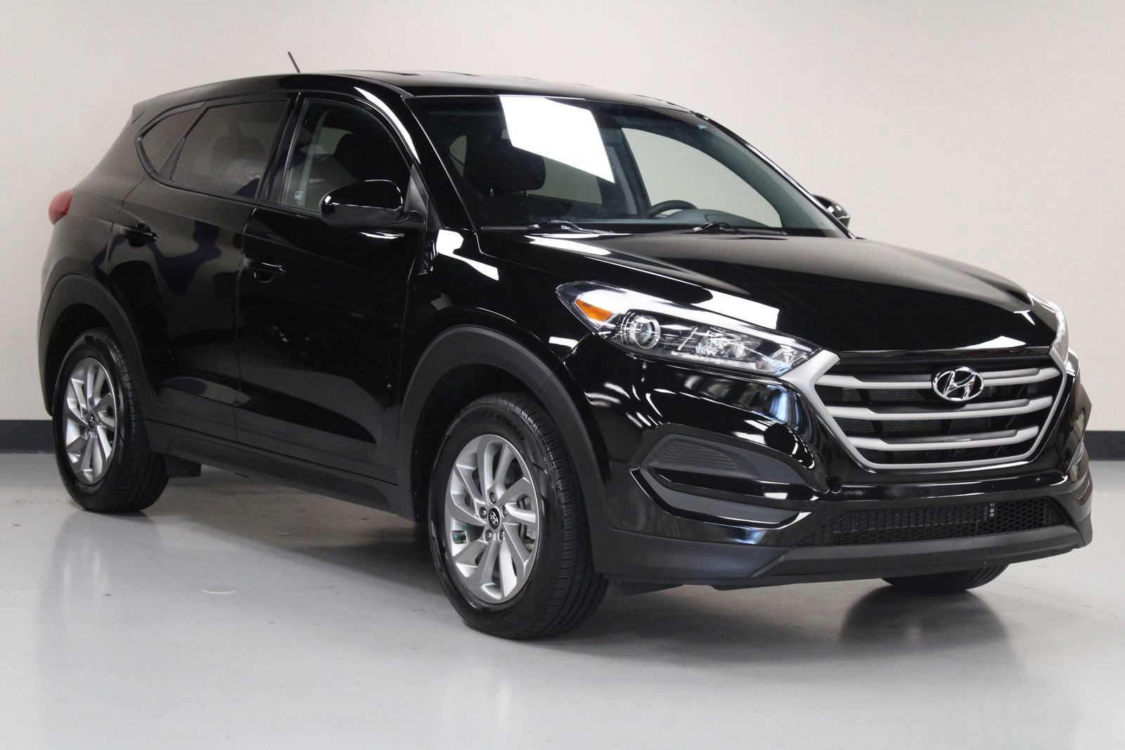 2018 Hyundai Tucson SE photo 2