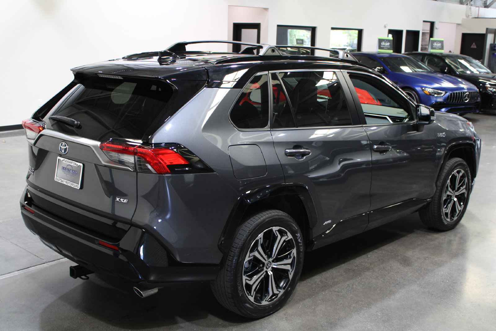 2022 Toyota RAV4 XSE - Photo 17