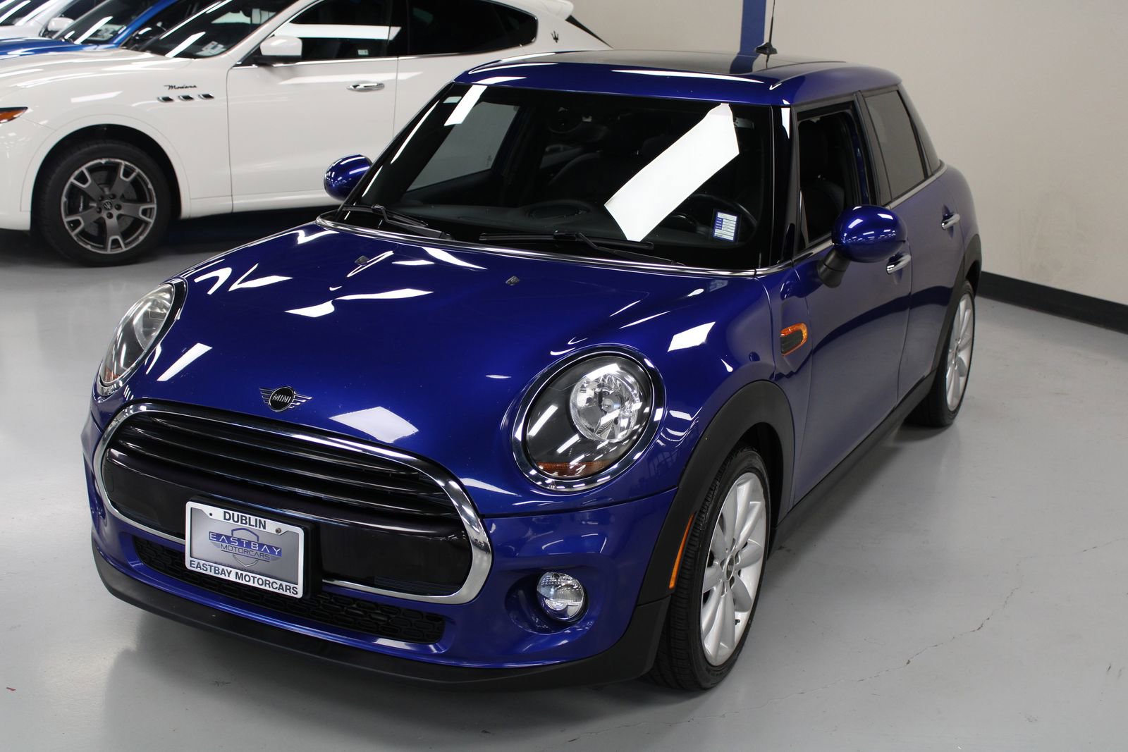 2019 Mini Cooper 4 Door Hardtop Oxford Edition photo 4