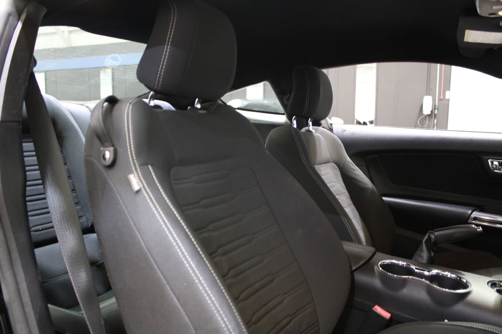 2017 Ford Mustang EcoBoost - Photo 15