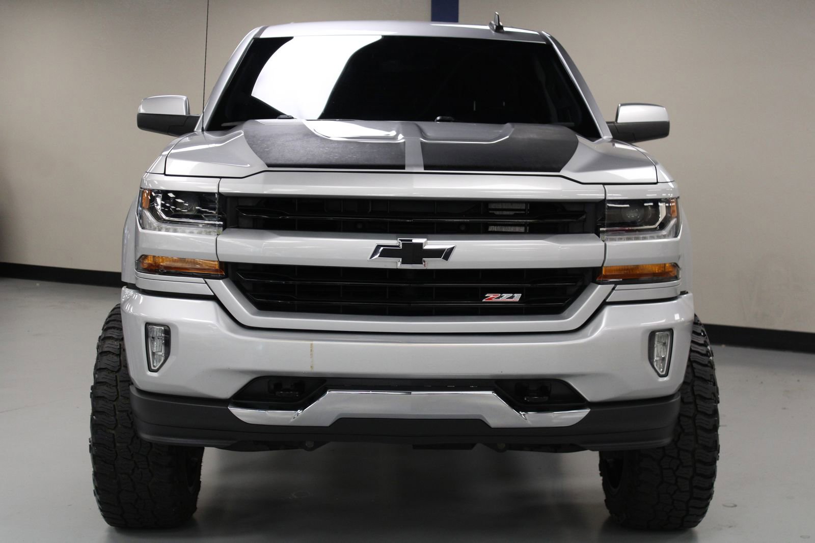 2018 Chevrolet Silverado 1500 LT photo 4