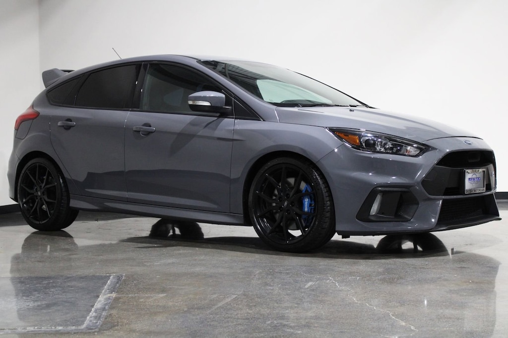 2017 Ford Focus RS photo 2