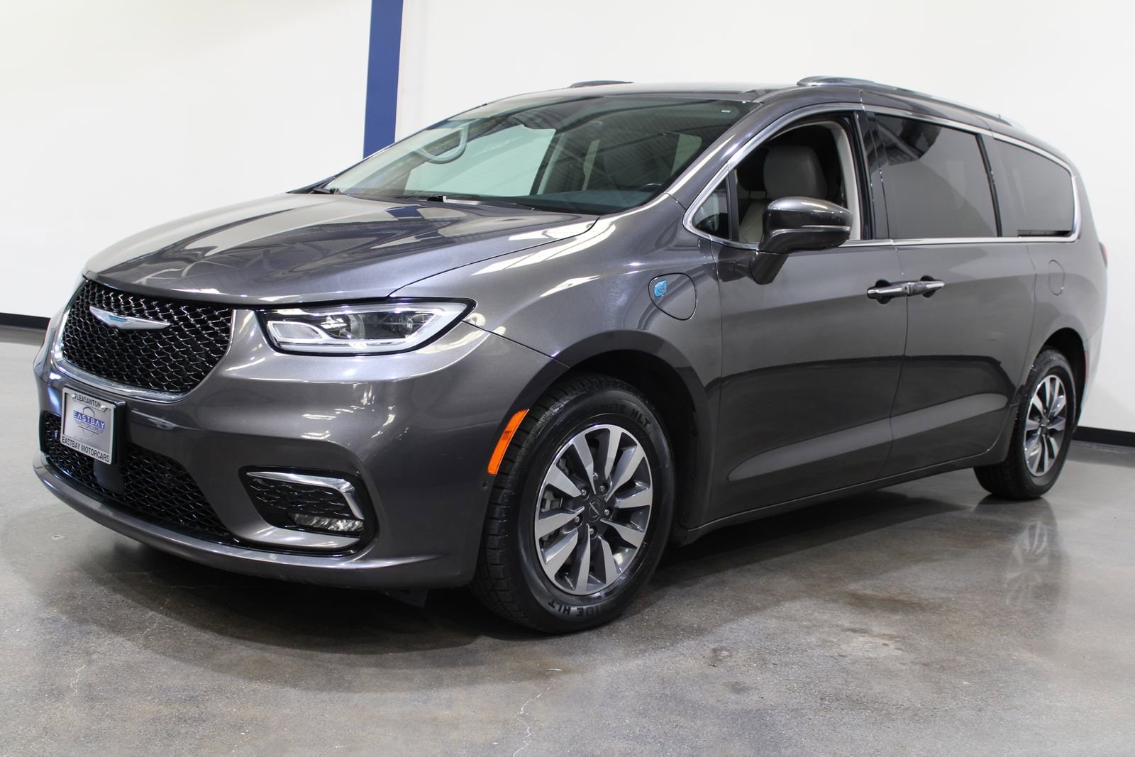 2021 Chrysler Pacifica Hybrid Touring L - Photo 6