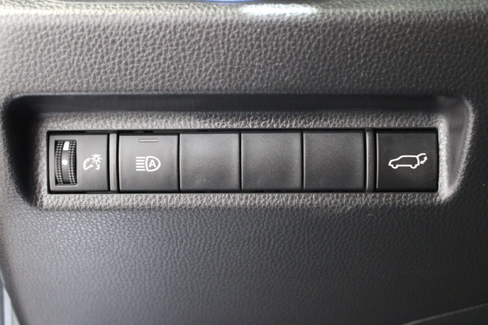 2022 Toyota RAV4 XSE - Photo 25