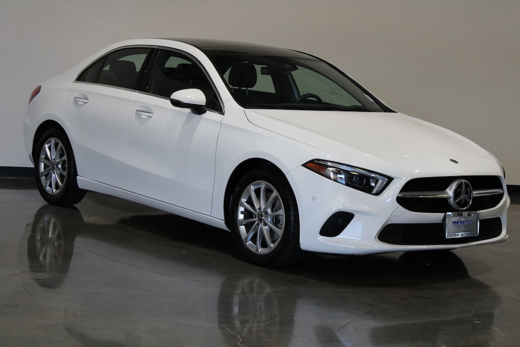 2022 Mercedes Benz A 220 4MATIC photo 2