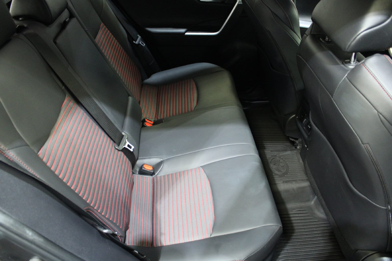 2022 Toyota RAV4 XSE - Photo 41