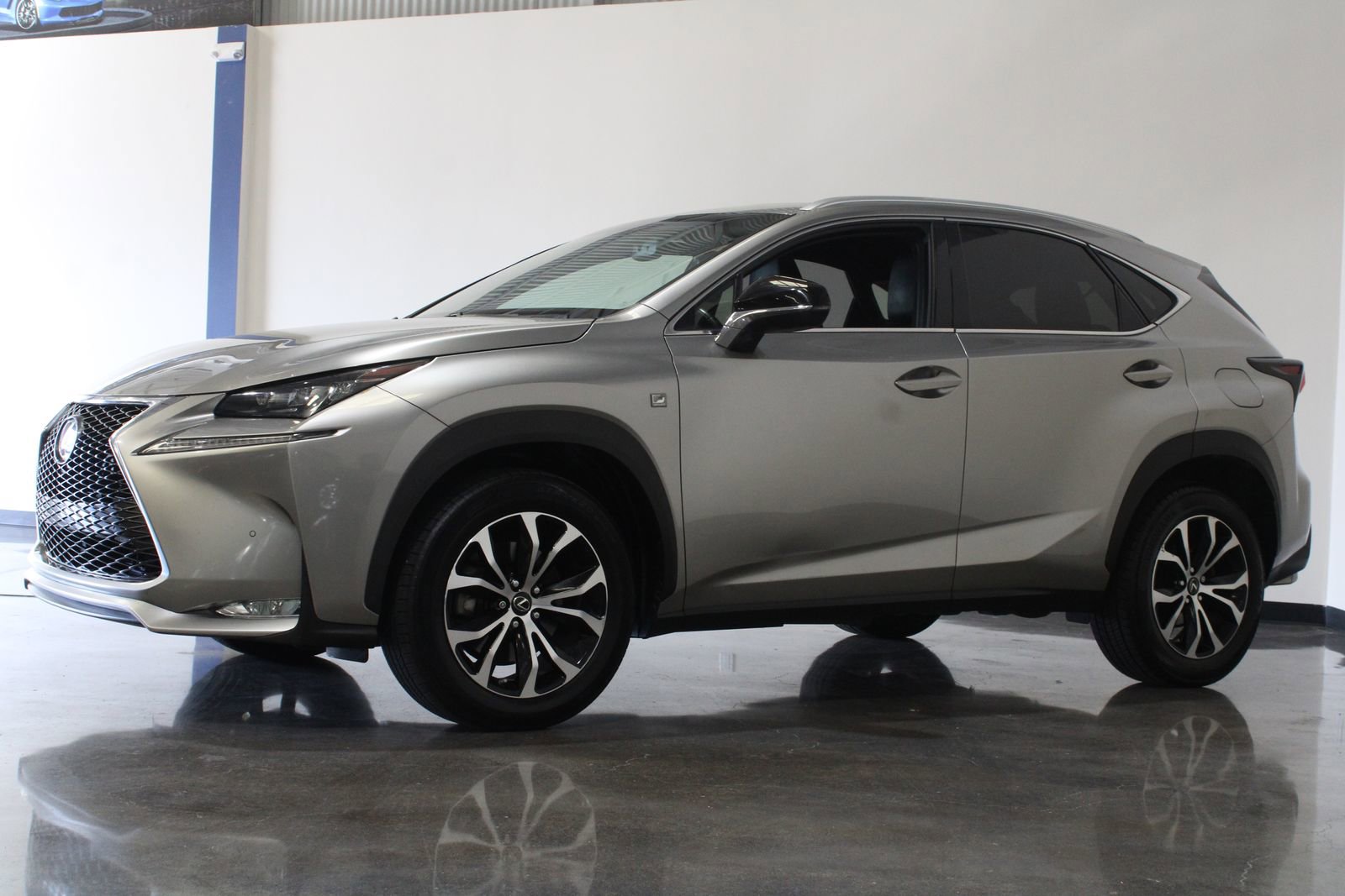 2015 Lexus NX 200t Luxury photo 4