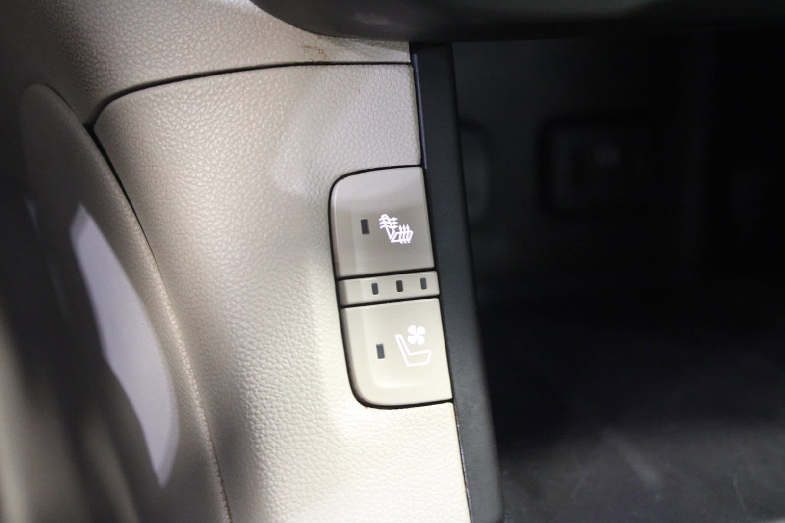2017 GMC Acadia Denali - Photo 33
