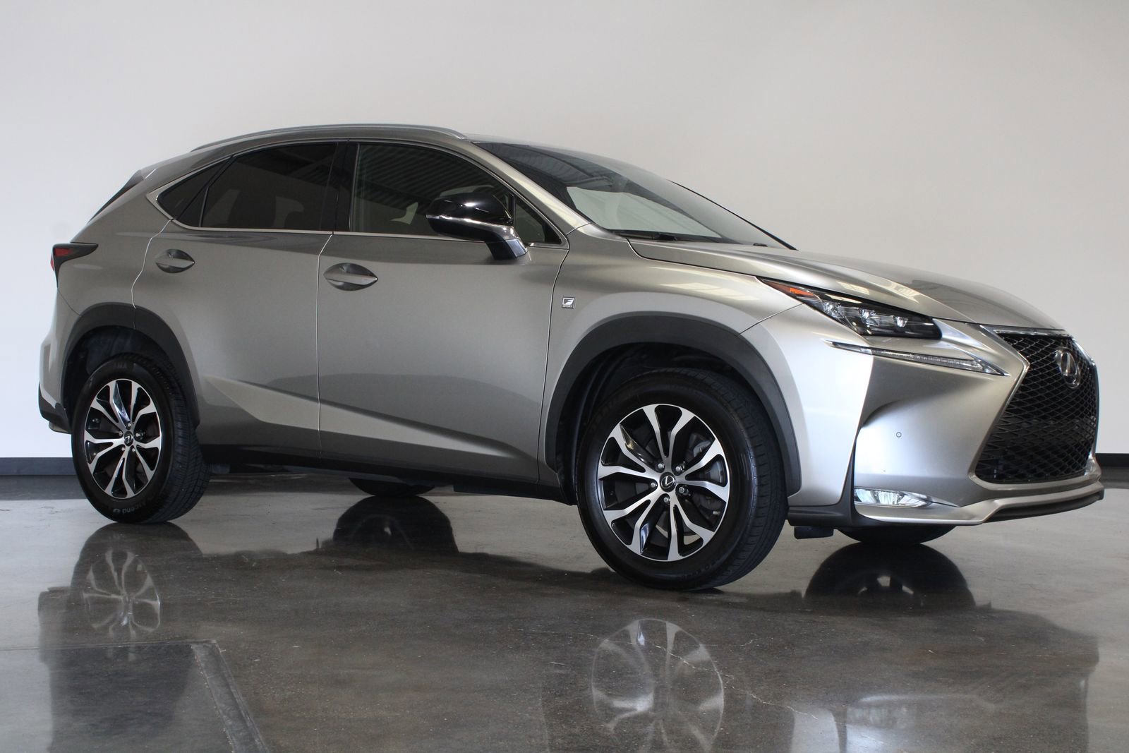 2015 Lexus NX 200t Luxury photo 2