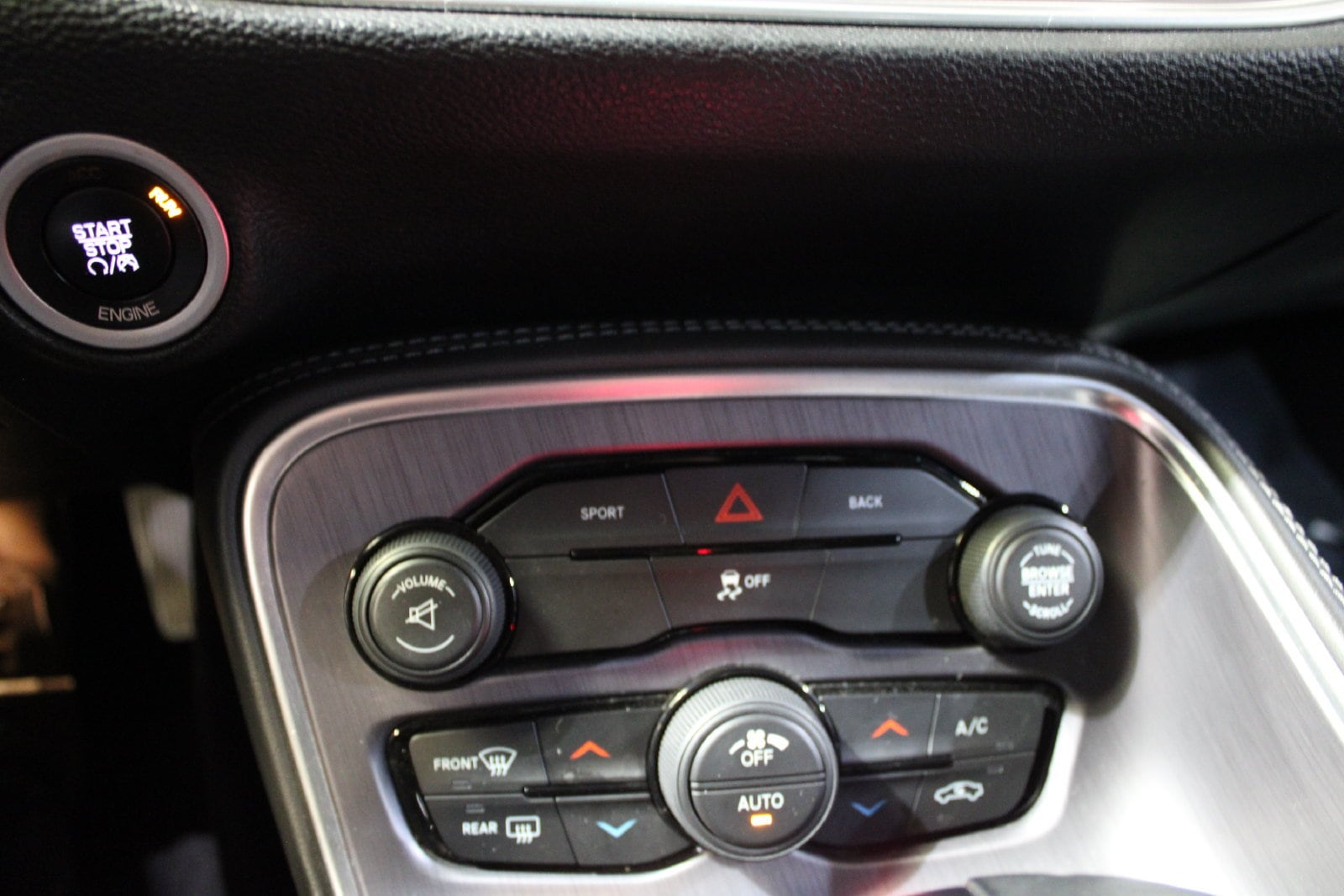 2015 Dodge Challenger R/T - Photo 26