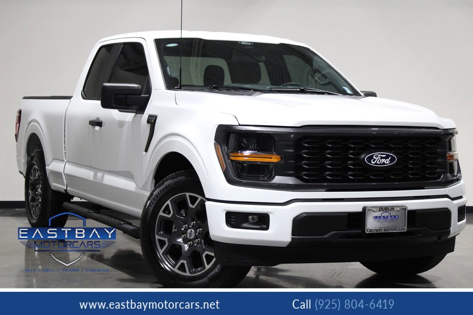 2025 Ford F-150 STX's photo