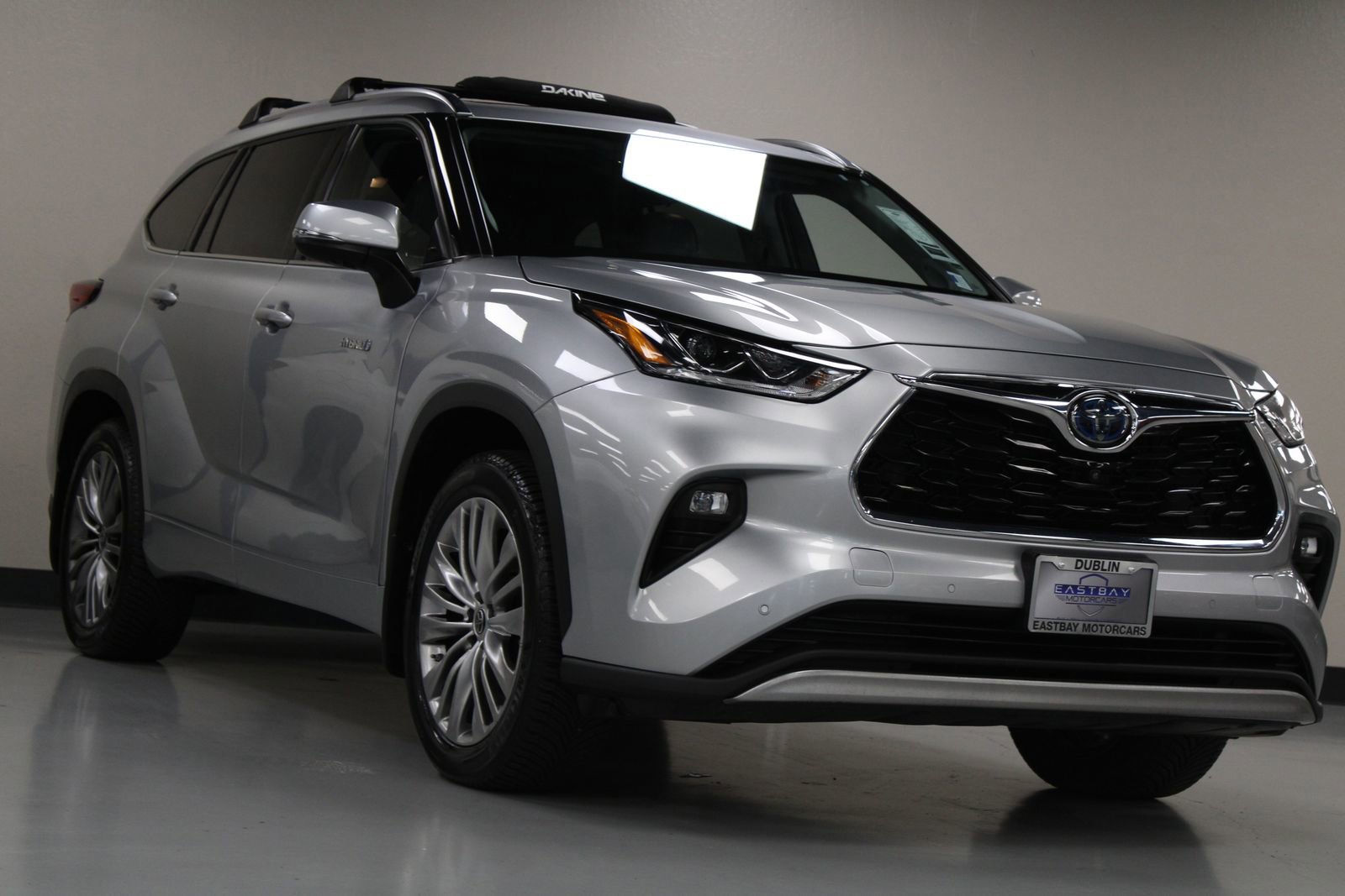 2020 Toyota Highlander Hybrid Platinum photo 3