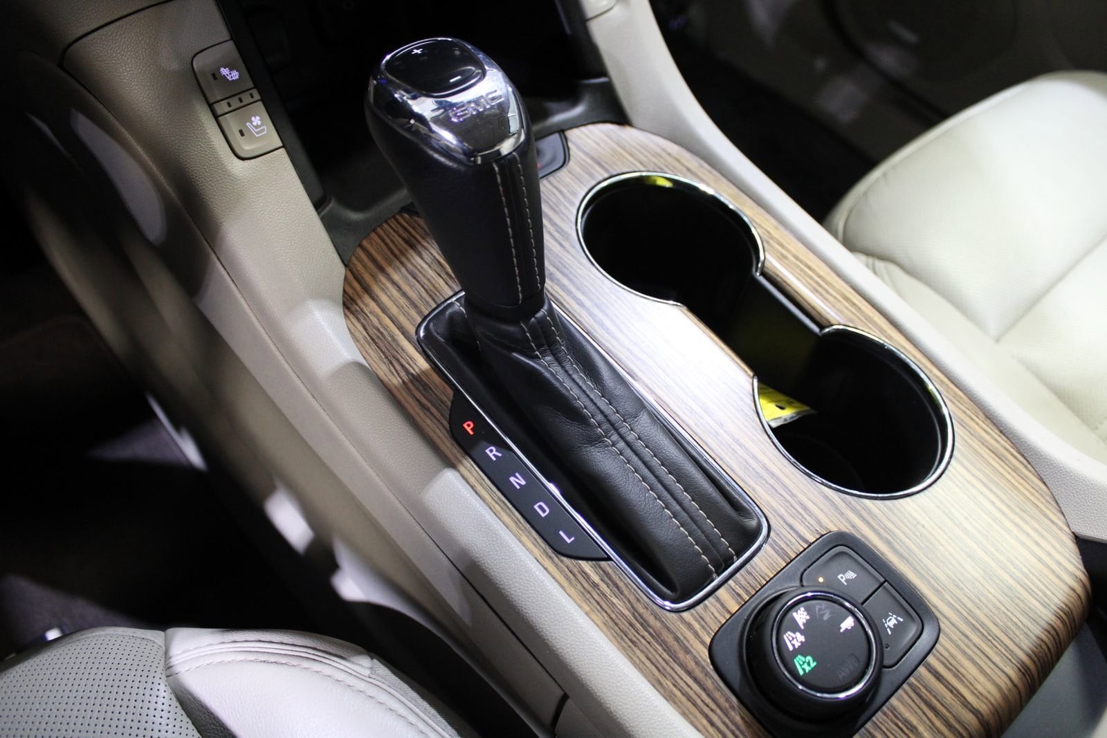 2017 GMC Acadia Denali - Photo 34
