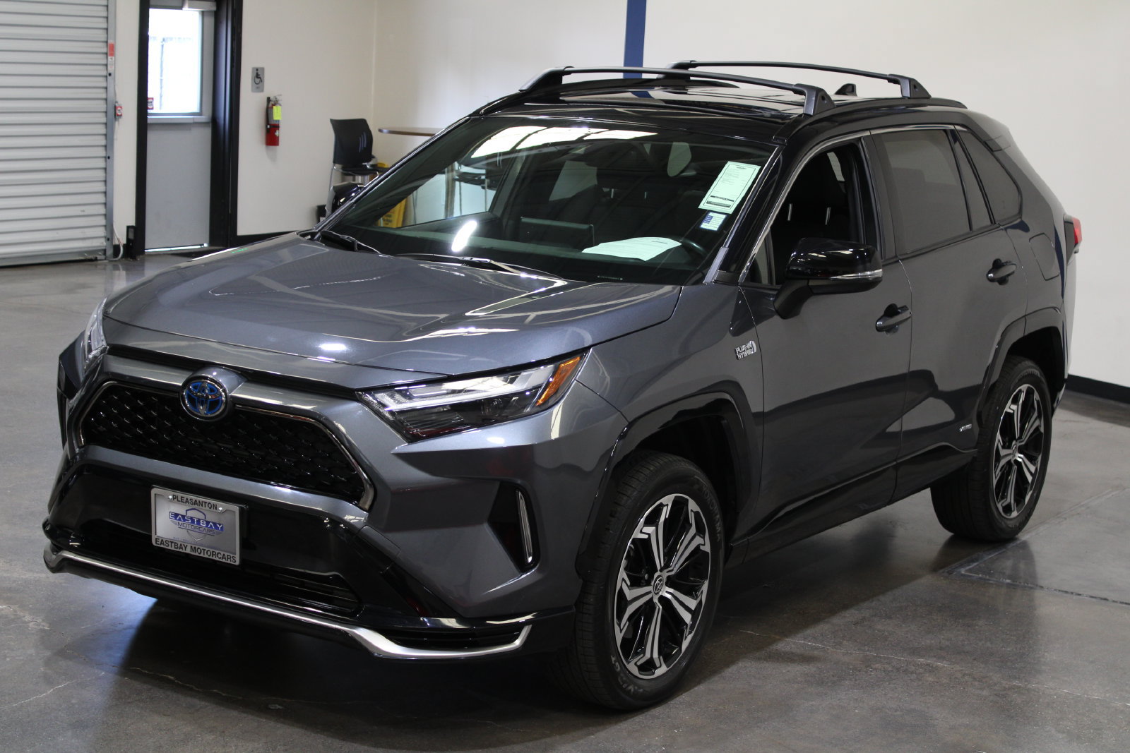 2022 Toyota RAV4 XSE - Photo 8