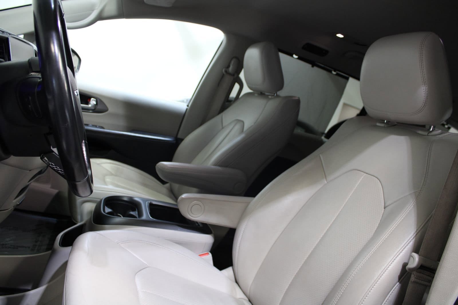 2021 Chrysler Pacifica Hybrid Touring L - Photo 28
