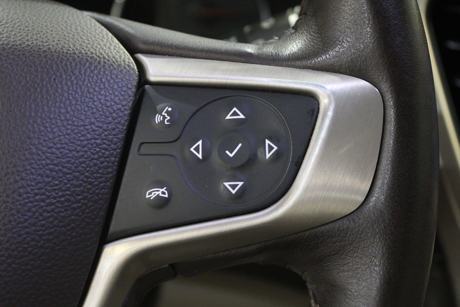 2017 GMC Acadia Denali - Photo 26