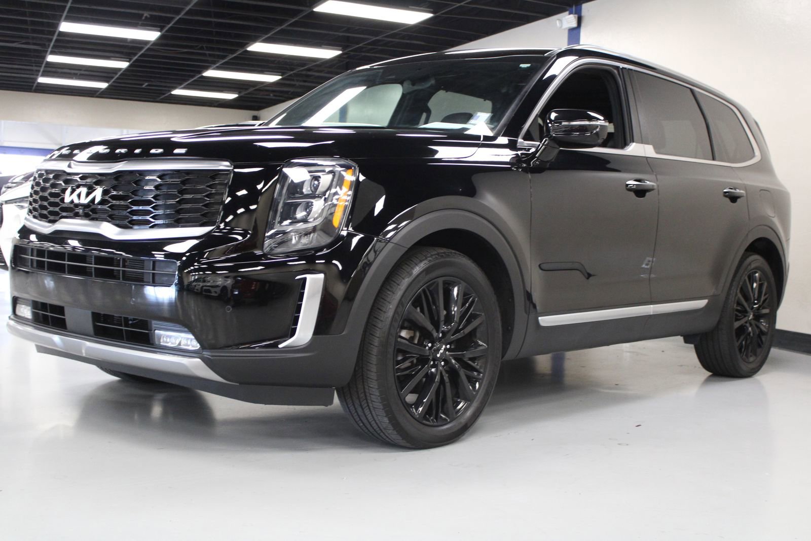 2022 Kia Telluride SX photo 3