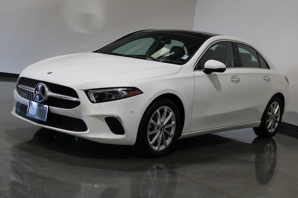 2022 Mercedes Benz A 220 4MATIC photo 4