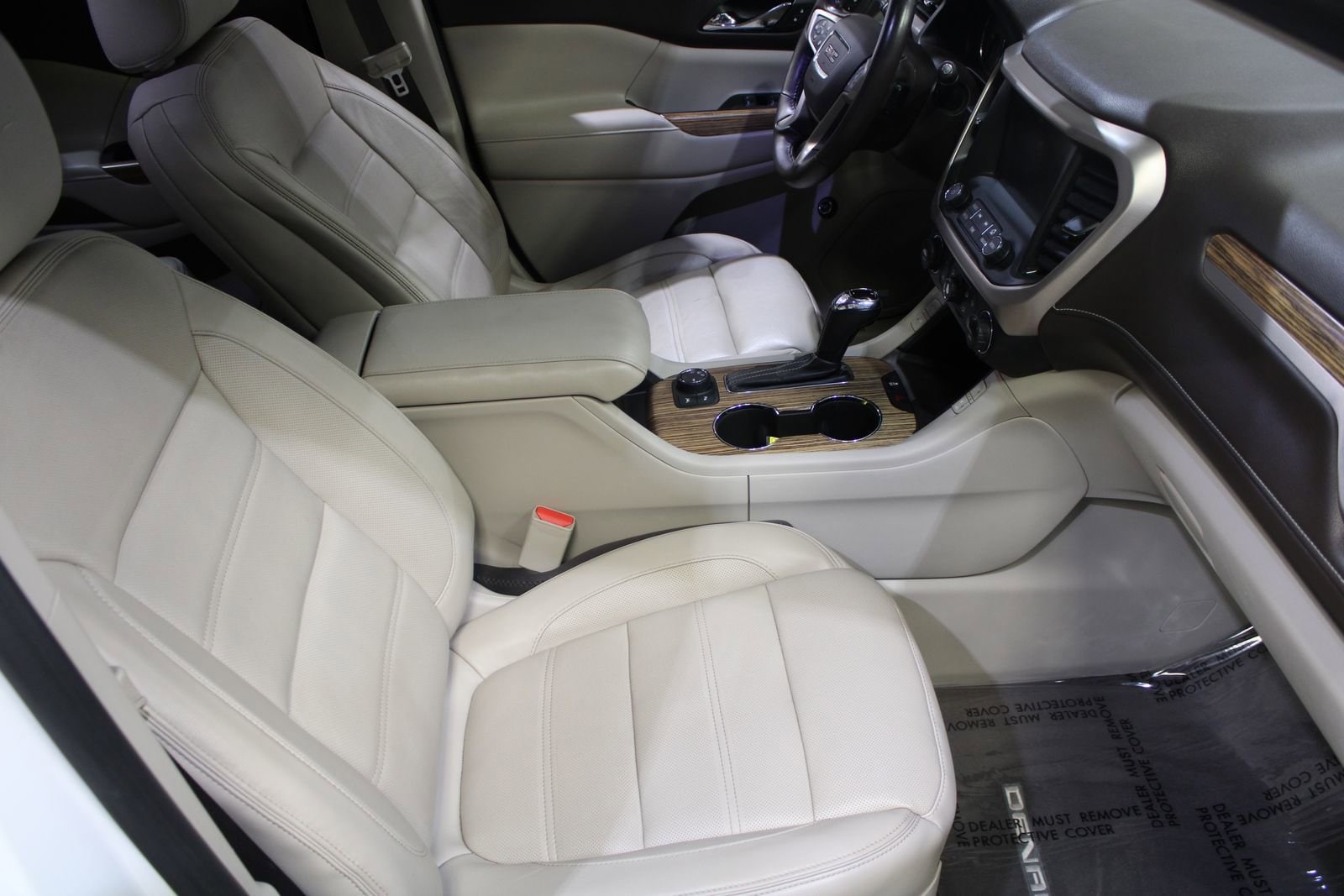 2017 GMC Acadia Denali - Photo 38