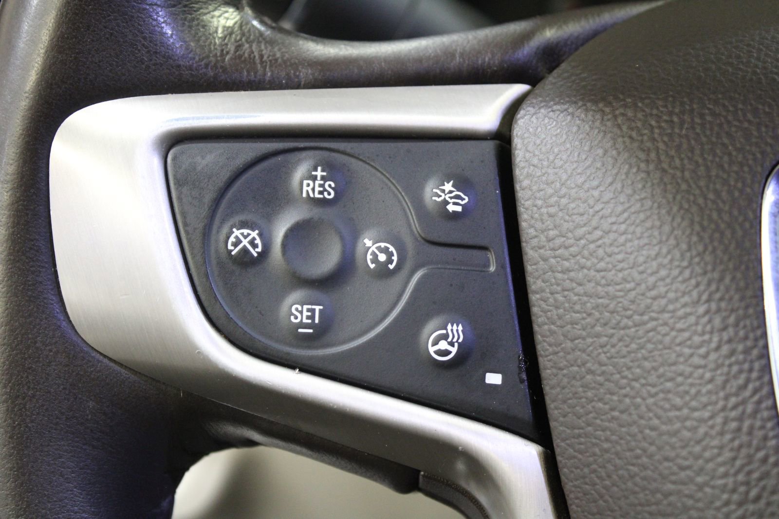 2017 GMC Acadia Denali - Photo 25