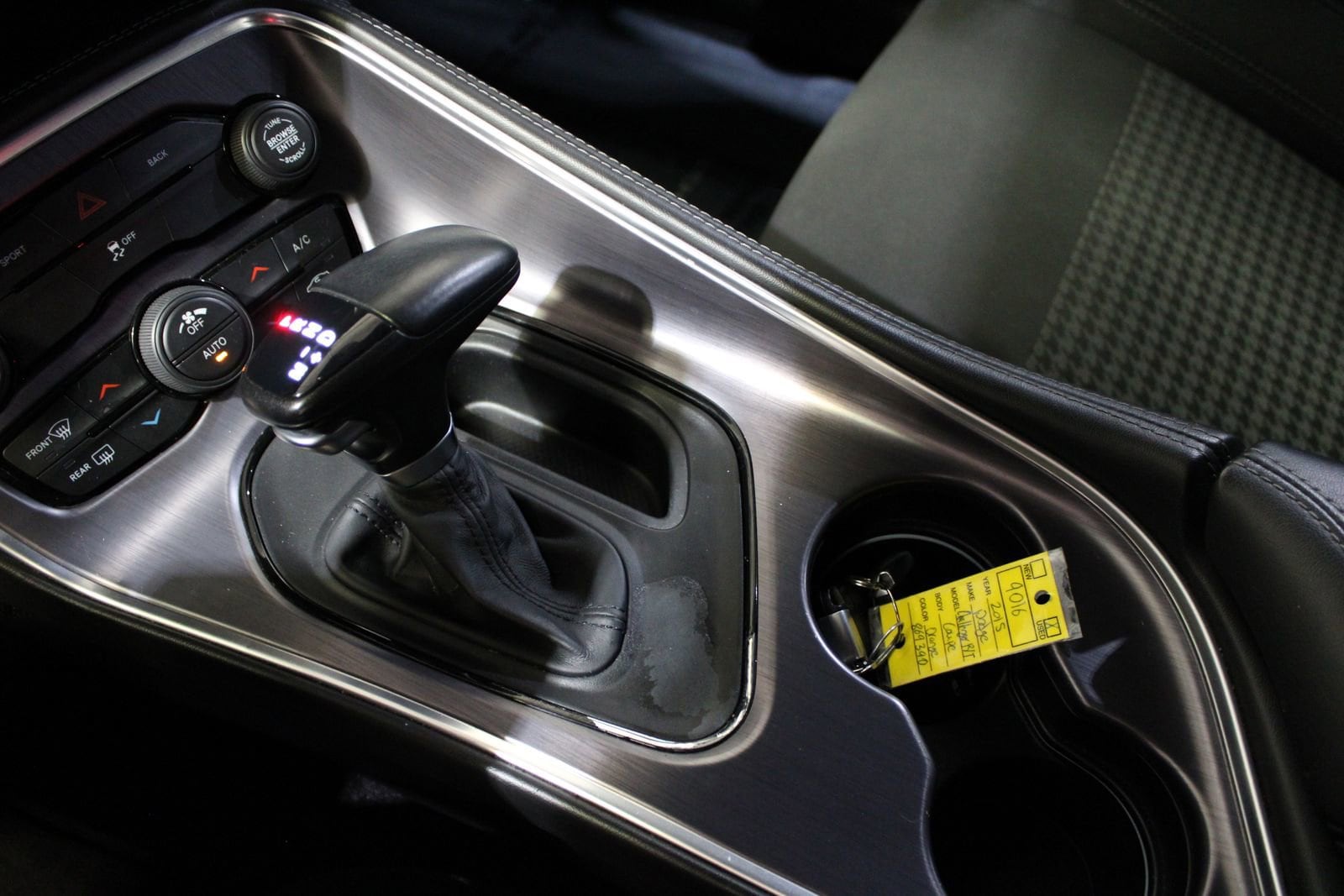 2015 Dodge Challenger R/T - Photo 28